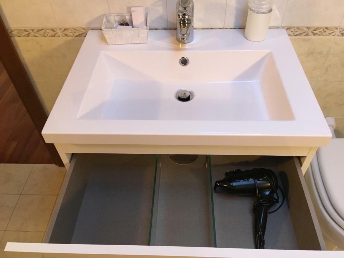 Casa Dany Hotel Lugagnano Ngoại thất bức ảnh